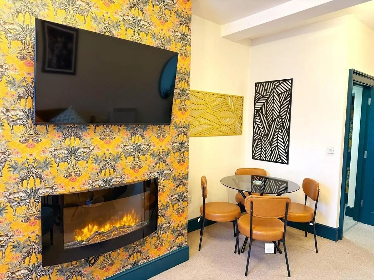 Apartment 2 Bed Newly Refurbished Apartment, Free Parking, Pet Friendly Gloucester United Kingdom